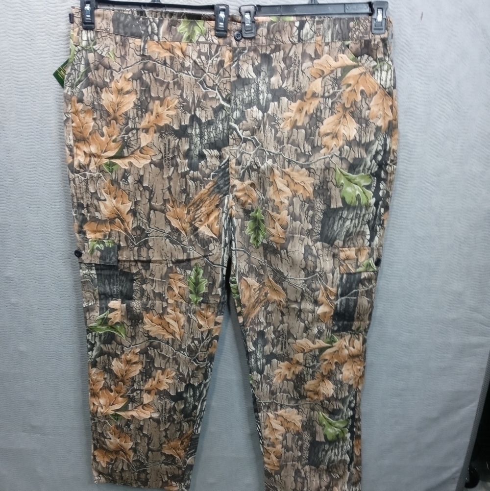 Walls Outdoors Treebark Flauge Camouflage pants. Men's sz 50-52. Inseam 32". ne